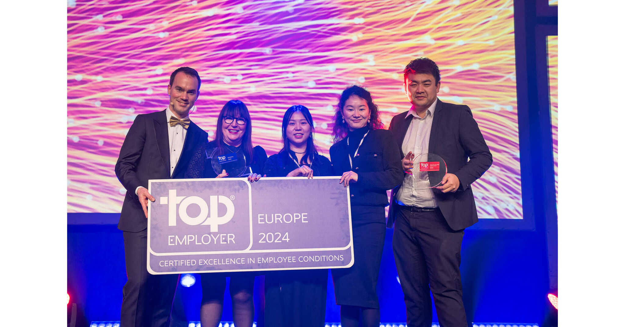 Huawei accepted Top Employer Europe Award Top Employer celebration event