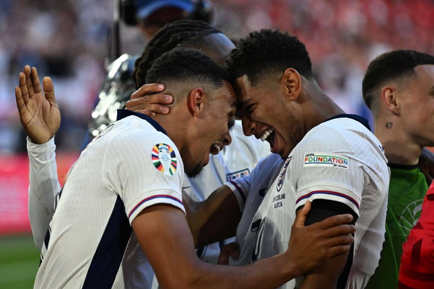 uCZPaFMiQMFb RW34wHDWvAe9 1440x960