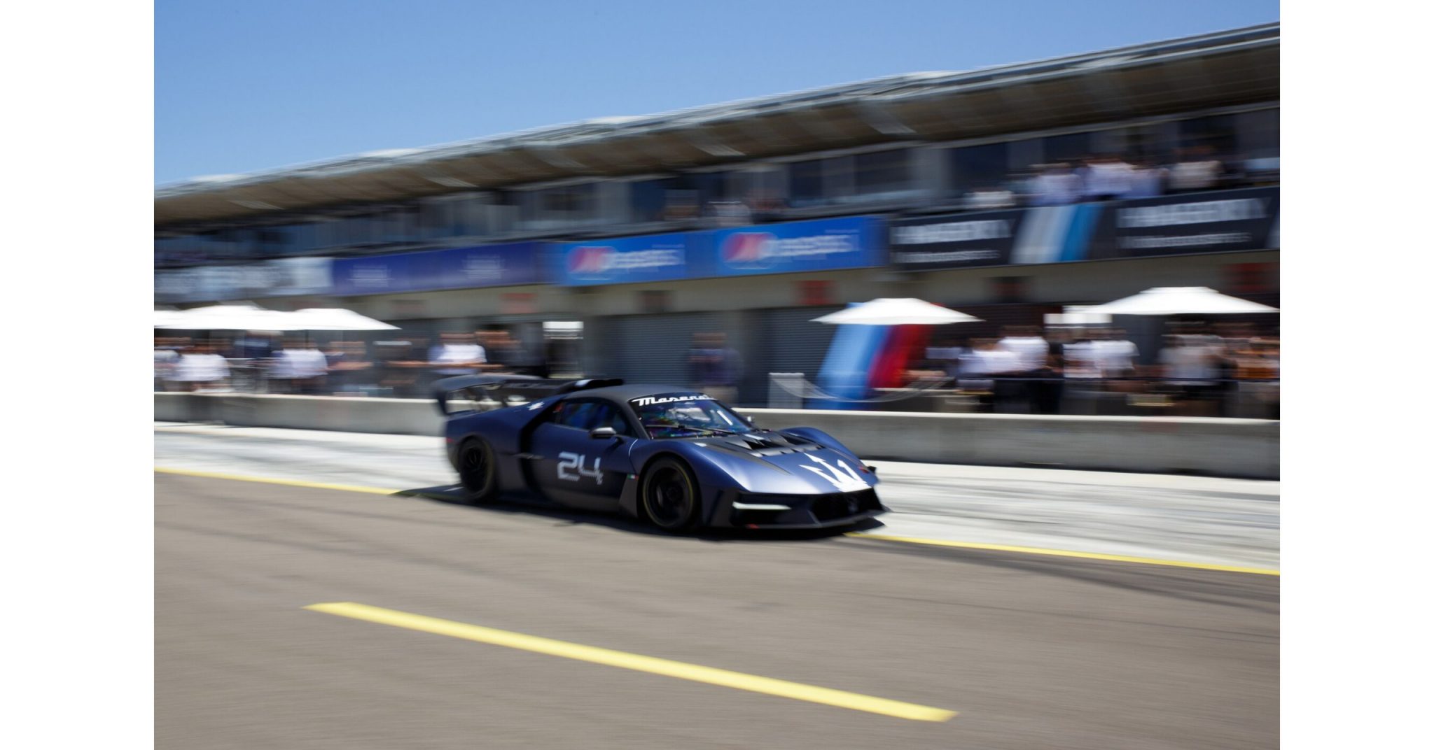 Maserati MCXtrema experience 1 64 scaled