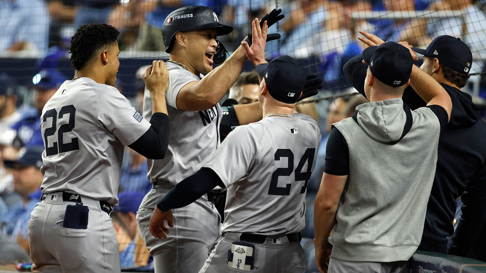 15410352 100924 wabc ap yankees win img