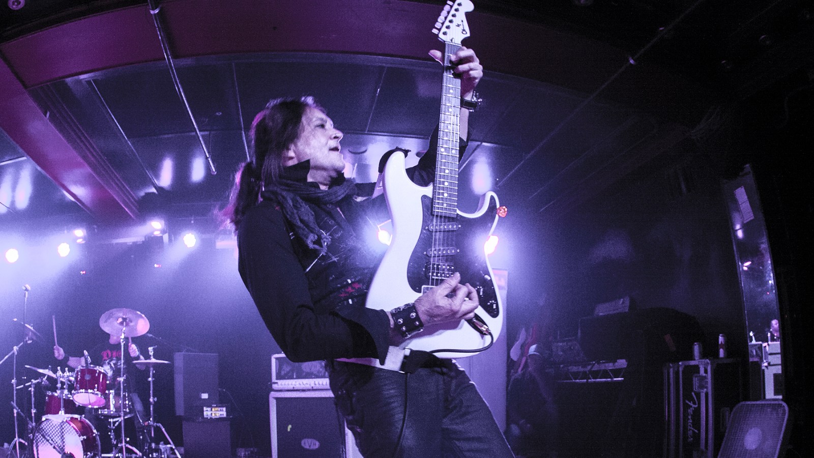 jake e lee shot